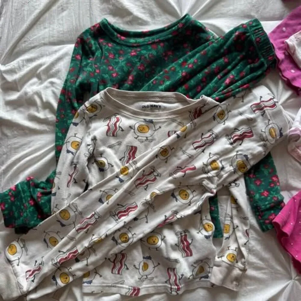 5T pajama bundle - Picture 2 of 6